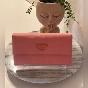 NWT Pregio Women’s Peach Color Wallet CC Slips, ID Slip, Bill Slip Snap Closure